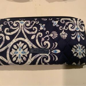 Vera Bradley Navy Blue Steel Medallion Accordion Wallet Absolutely Perfect!